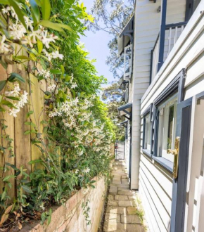 The Euroka Cottage Heritage 3bdr Home near CBD, Sydney
